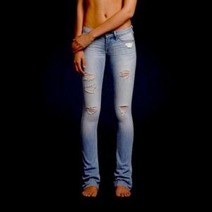 HOLLISTER low rise, boot cut denim 👖 jeans!